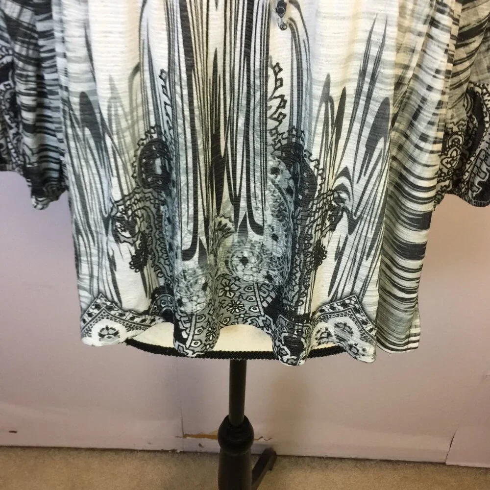 One World Blouse Top Size M Womans Black White Paisley Lace Trim Boho Cropped - Picture 6 of 15